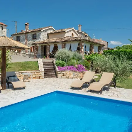 Vally Villa